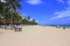 Wunderschöner Sandstrand soweit das Auge reicht