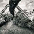 Wupper unter Schwebebahn