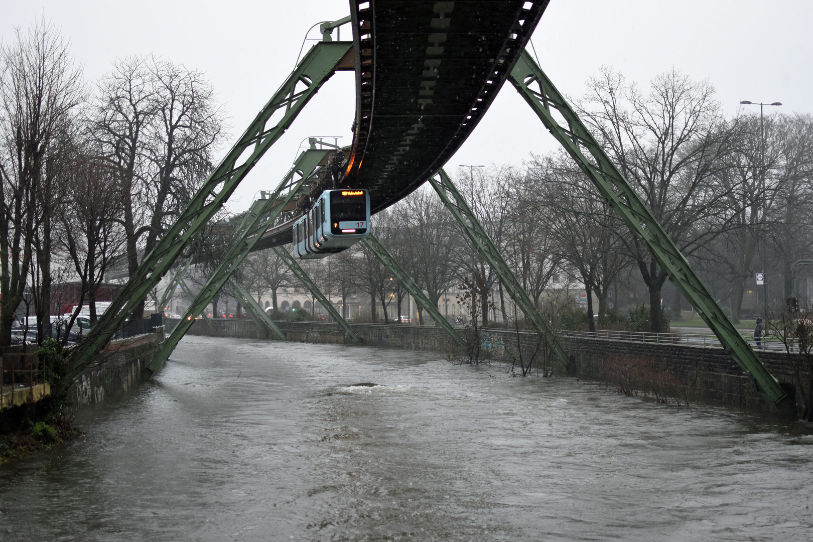 Wupperhochwasser an der Adlerbrücke