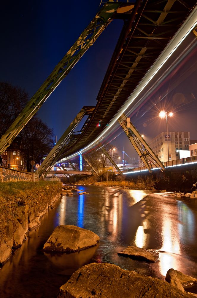 Wuppertal bei Nacht 3