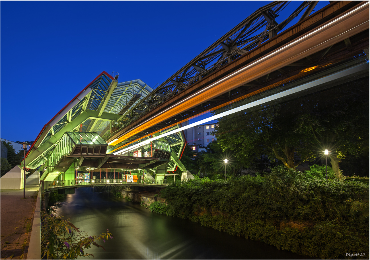 Wuppertal Schwebebahn-Haltestelle Kluse 2023 - Nr 03