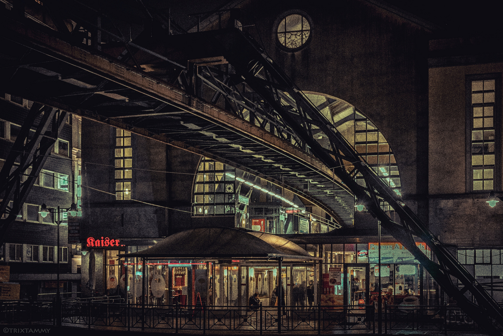 Wuppertal Schwebebahn... Station Hauptbahnhof/Döppersberg