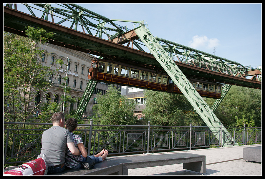 Wuppertaler Schwebebahn: Treffen der Generationen