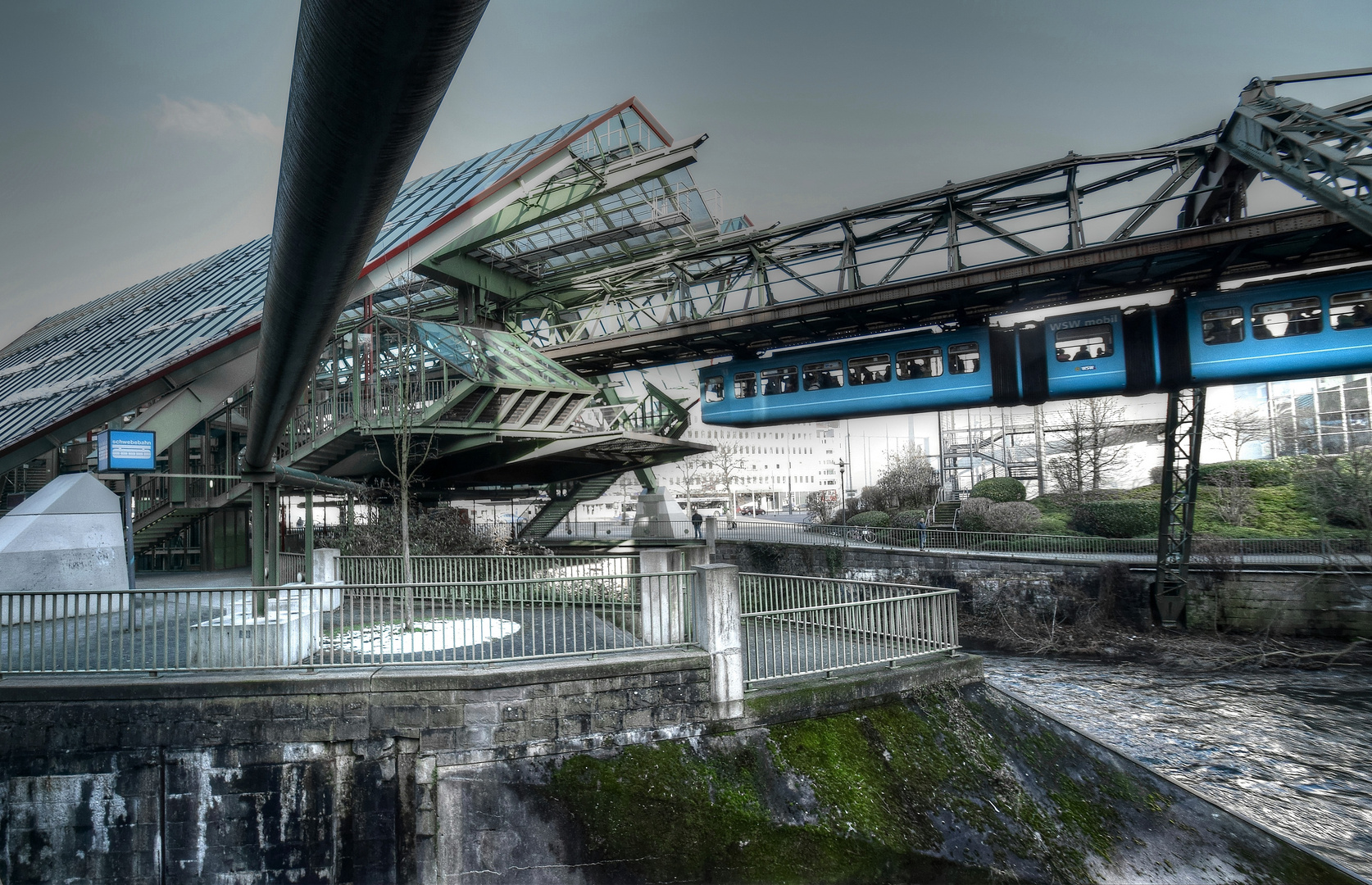 Wuppertaler Schwebebahn V     "Der blaue Enzian"