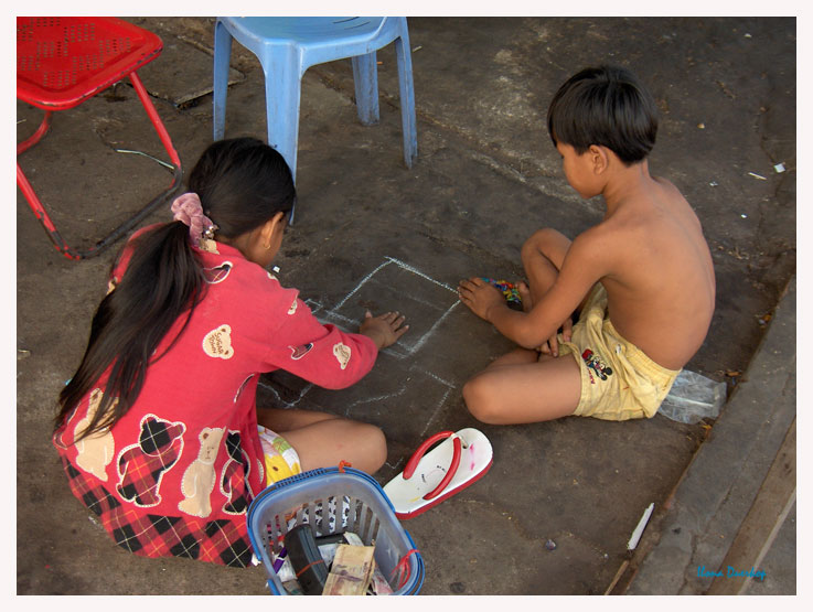 Wurfspiel in Phnom Penh - Kambodscha