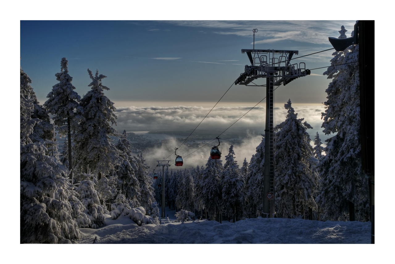 Wurmberg / Harz " die Seilbahn, und der Blick ins Tal....