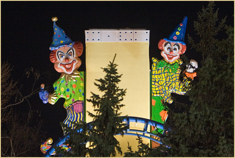 Wurstelprater in der Nacht