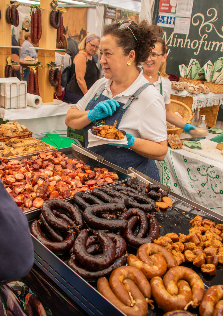 Wurstverkäuferin 2