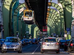 Wuseliger Verkehr in Wuppertal Vohwinkel