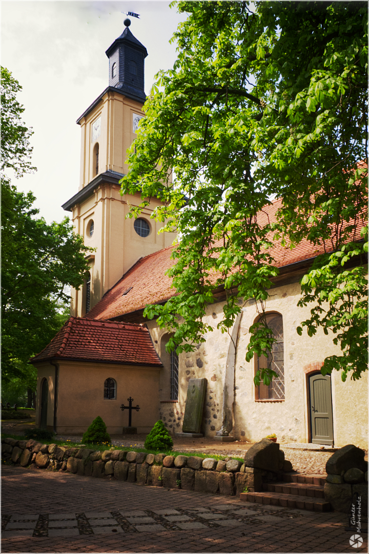 Wustrau, Dorfkirche