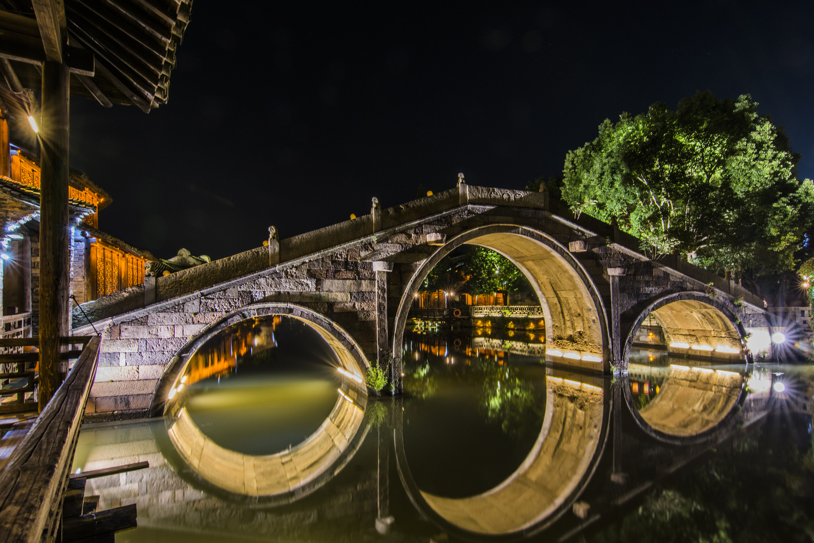 Wuzhen bei Nacht