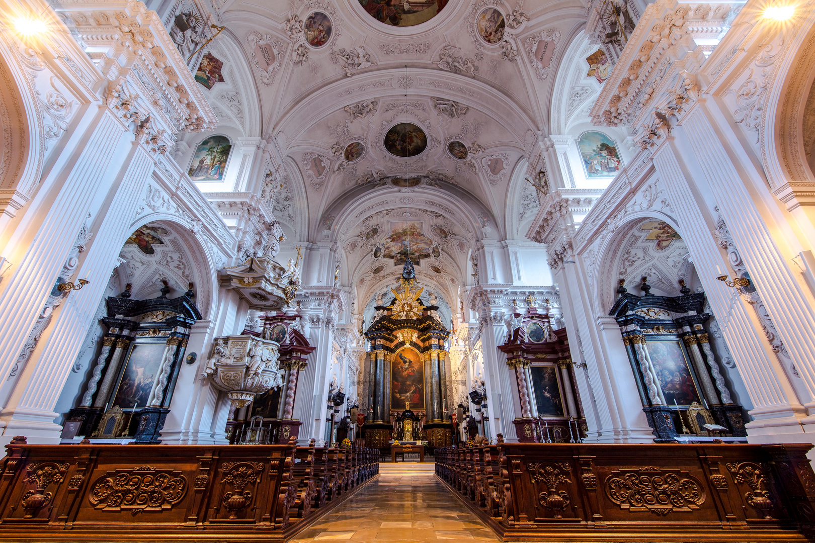 WW-Innenaufnahme Pfarr- und Wallfahrtskirche Schönenberg