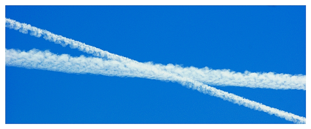 °° X °° ...Chemtrails?