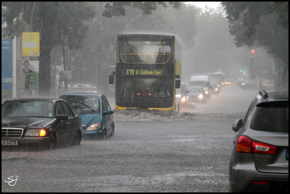 X11 Unwetter Berlin Foto Bild Bus Nahverkehr Bus Verkehr Fahrzeuge Bilder Auf Fotocommunity