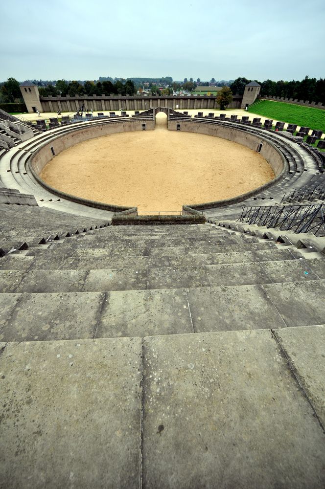 Xanten . Amphitheater