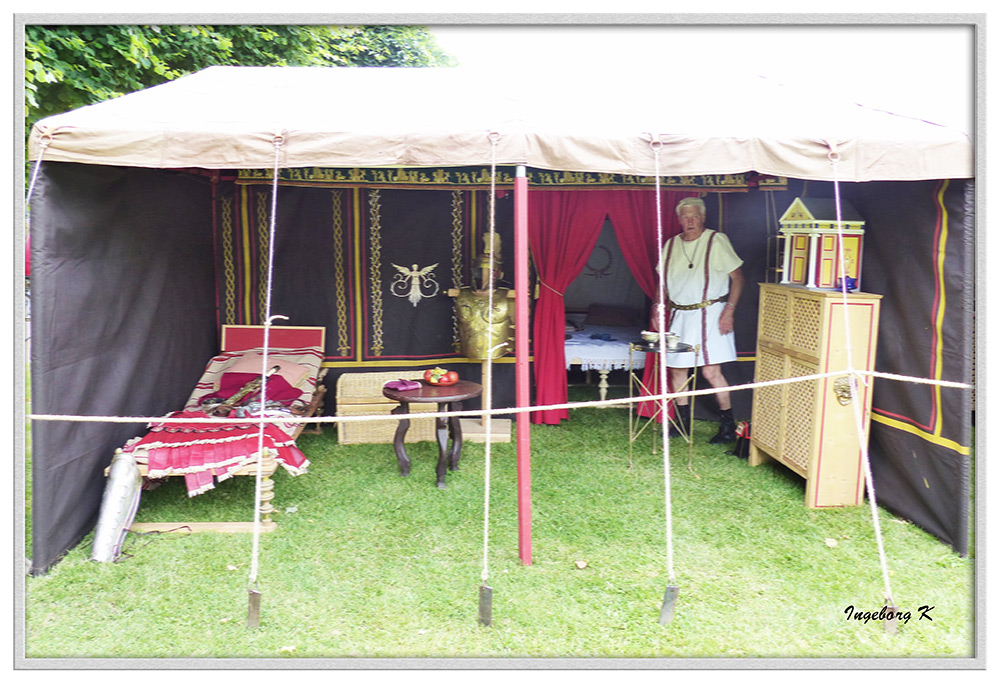 Xanten - Römerfest 2014 - Zelt eines römischen Befehlshabers auf dem Festplatz