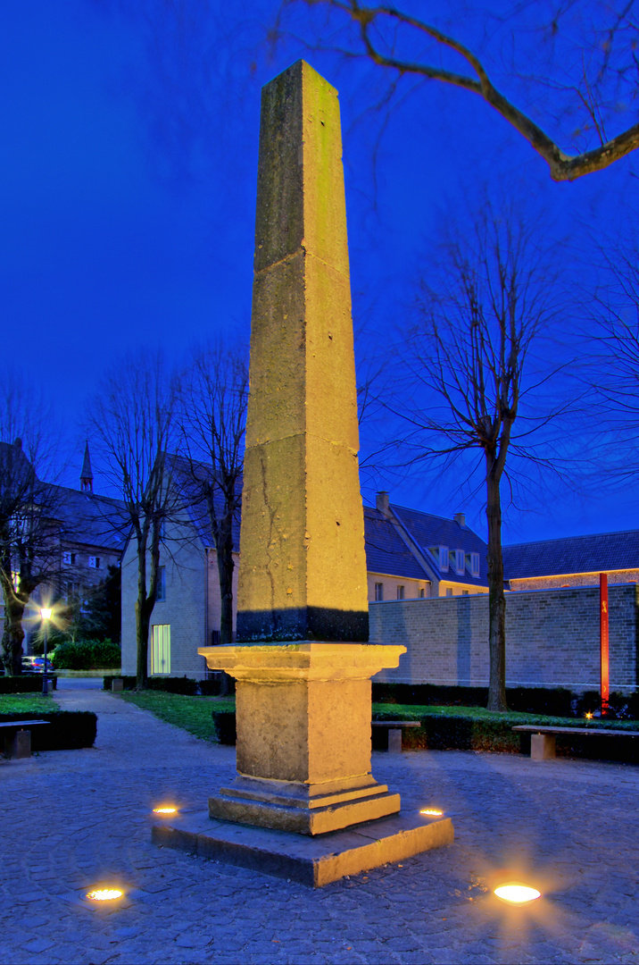 Xanten_Obelisk de Pauw