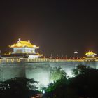 Xi'an Stadtmauer bei Nacht