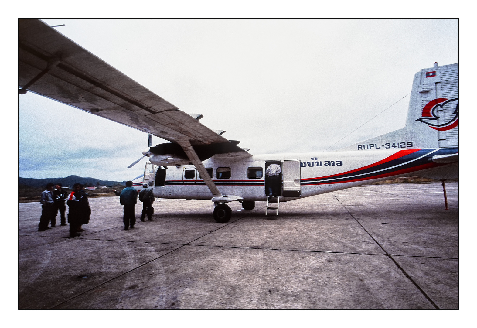 XIENGKHOUANG AIRPORT. Boarding.