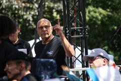 XxP_Finger Musik cr6-A0222X-col +Musikfotos