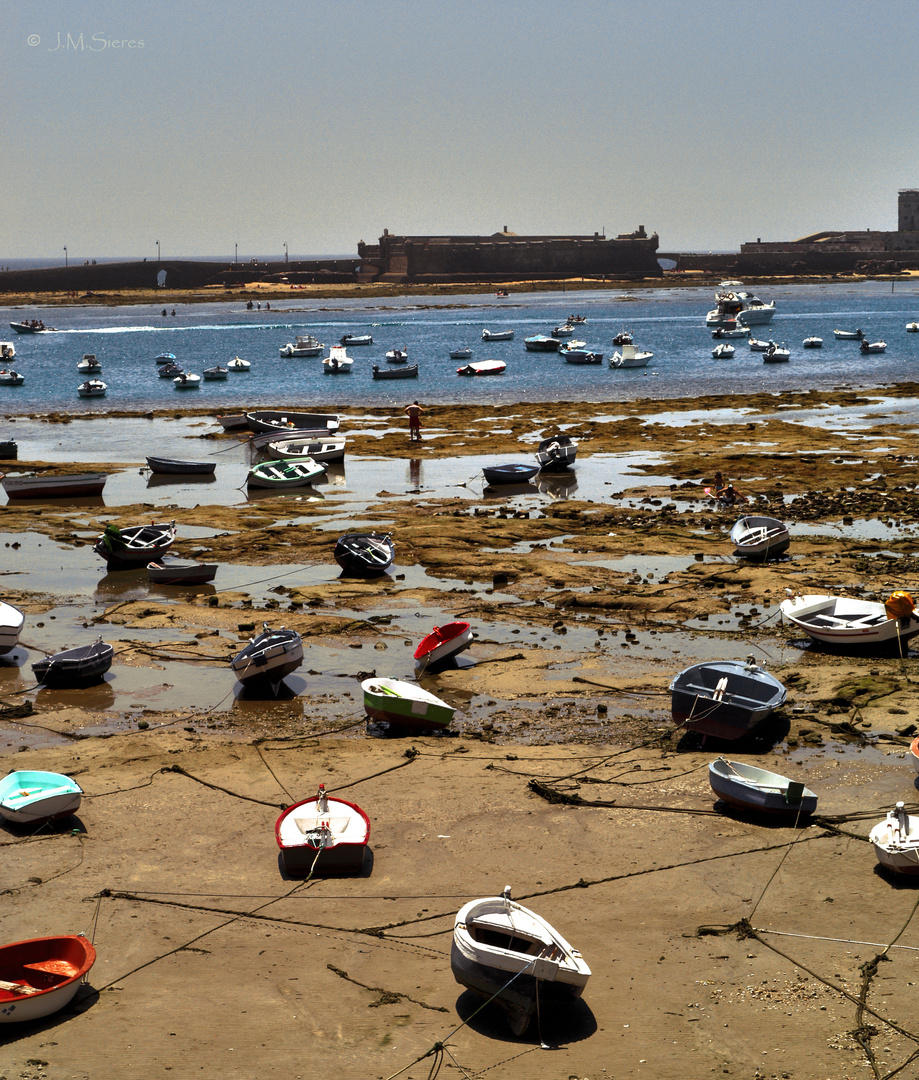 Y barquillitas a la mar...(La Caleta ,Cádiz)
