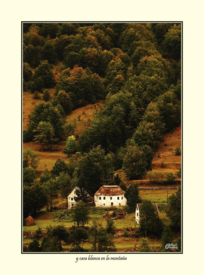 y la casa blanca en la montana