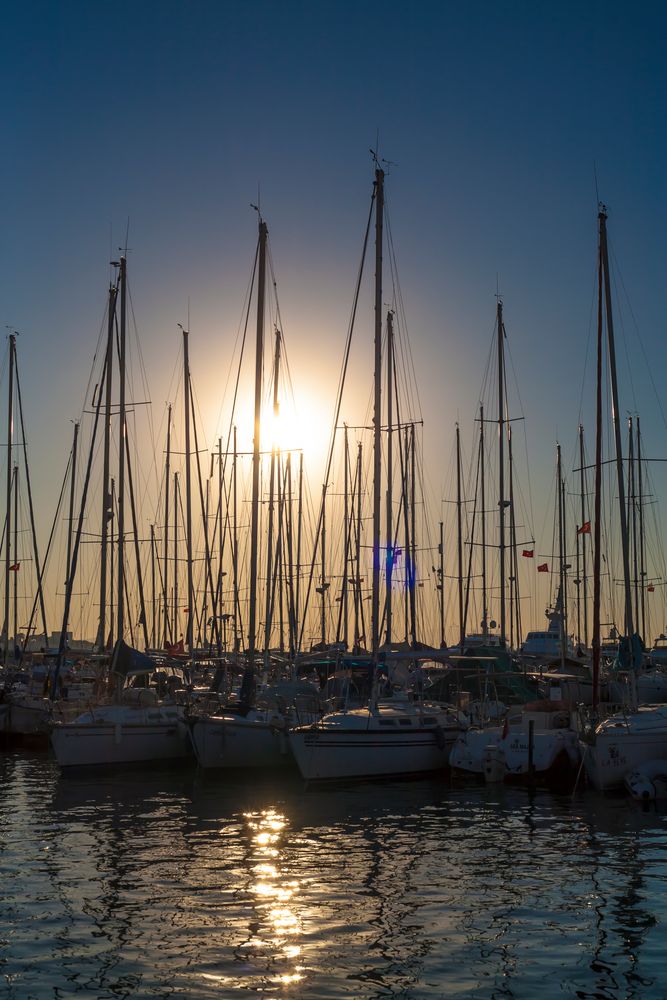 Yachhafen Kusadasi in der Abenddämmerung