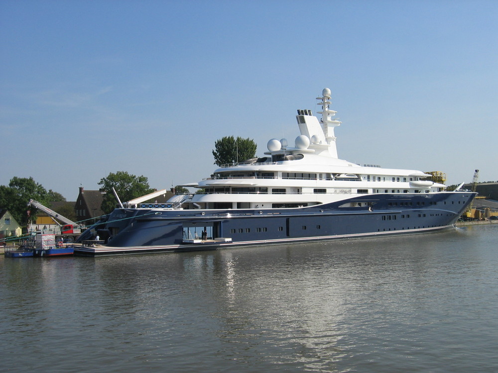 YACHT AL MIRQAB