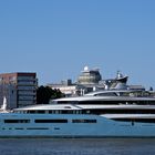 YACHT AVIVA in Hamburg