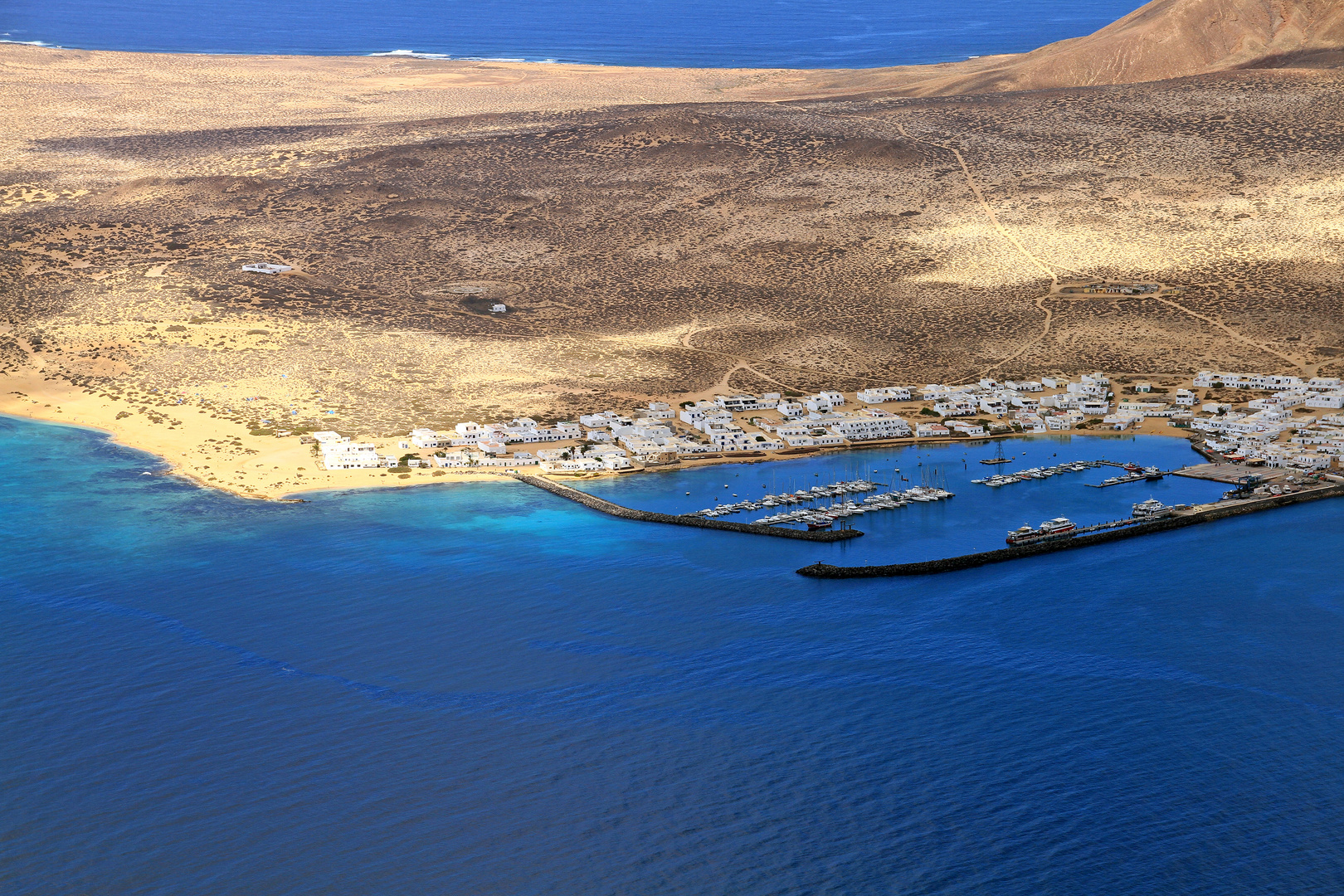 Yacht Hafen & Siedlung von La Graciosa