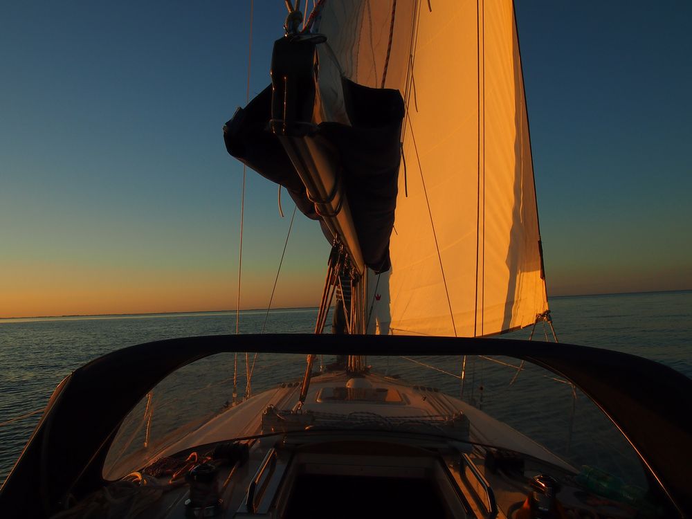 Yacht im Sonnenuntergang II