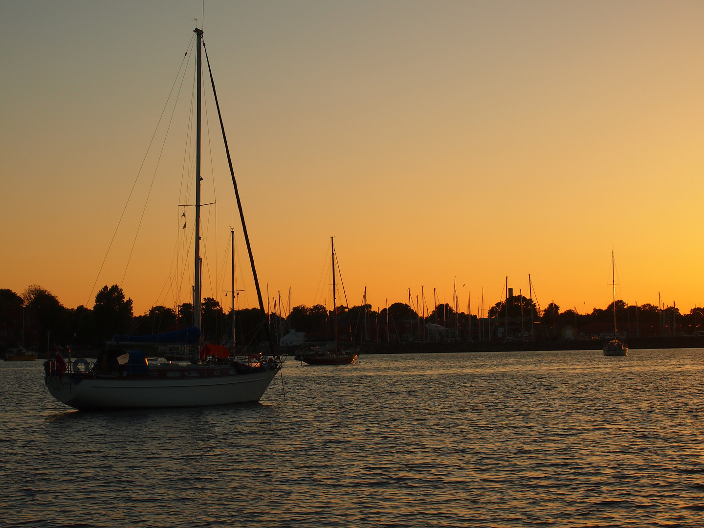 Yacht im Sonnenuntergang IV