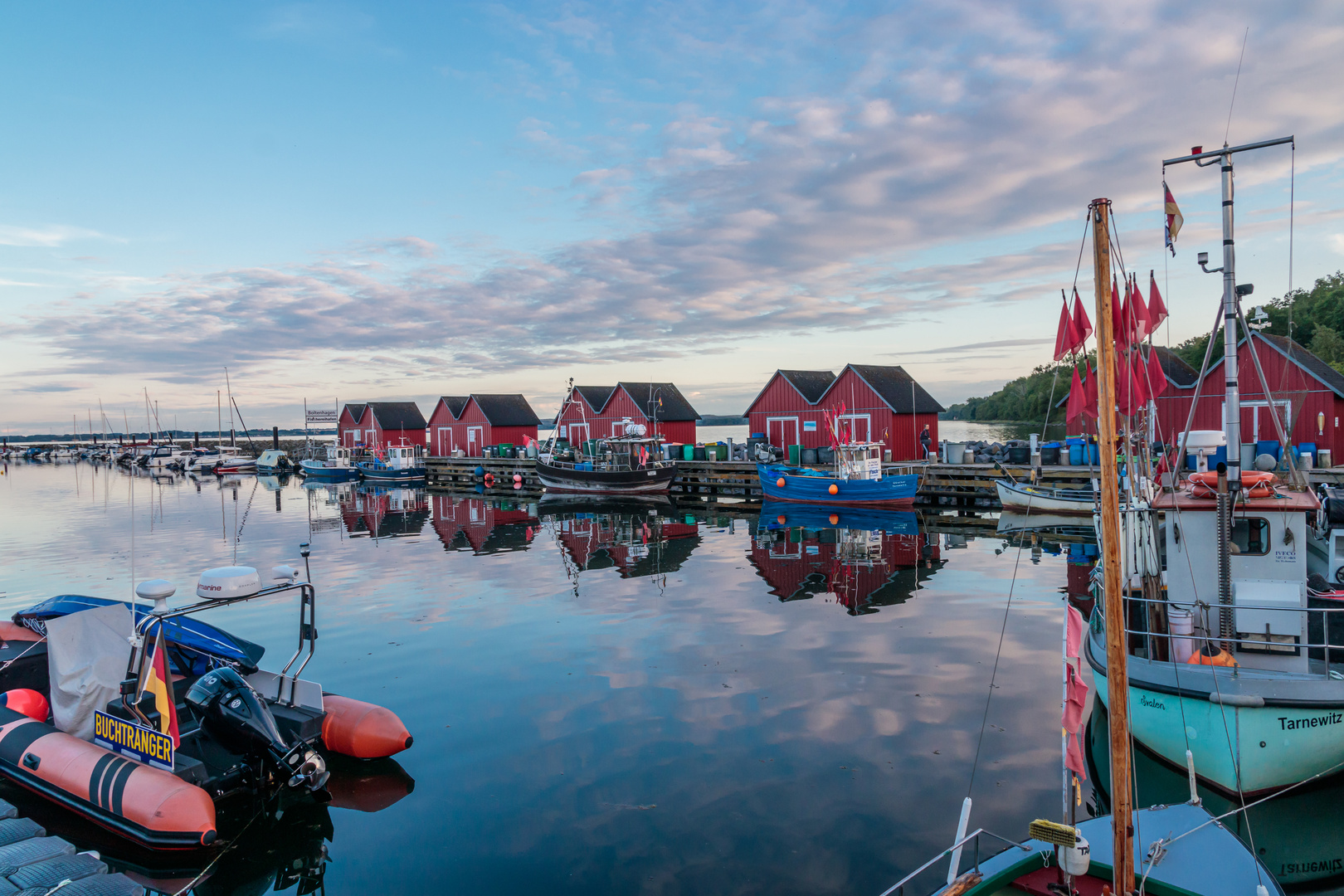 Yacht- und-Fischereihafen" Weiße Wiek "Boltenhagen