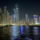 Yachtfahrt Dubai Marina am Abend