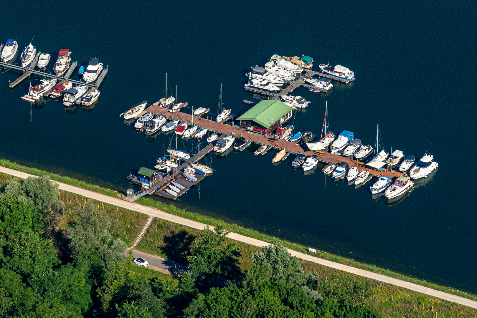 Yachthafen am Rhein 