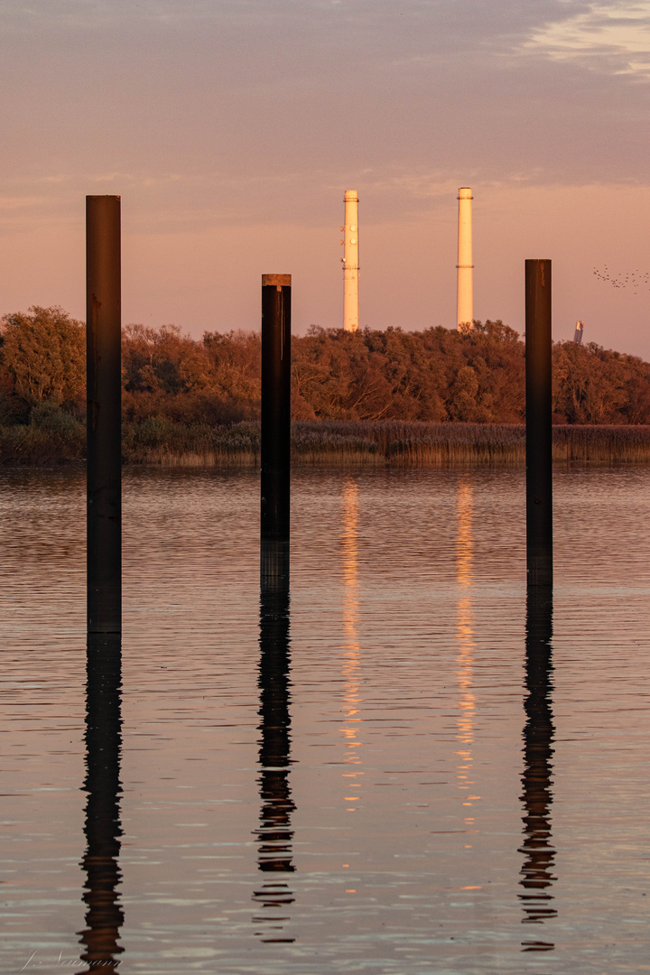 Yachthafen Borstel an einem Novemberabend