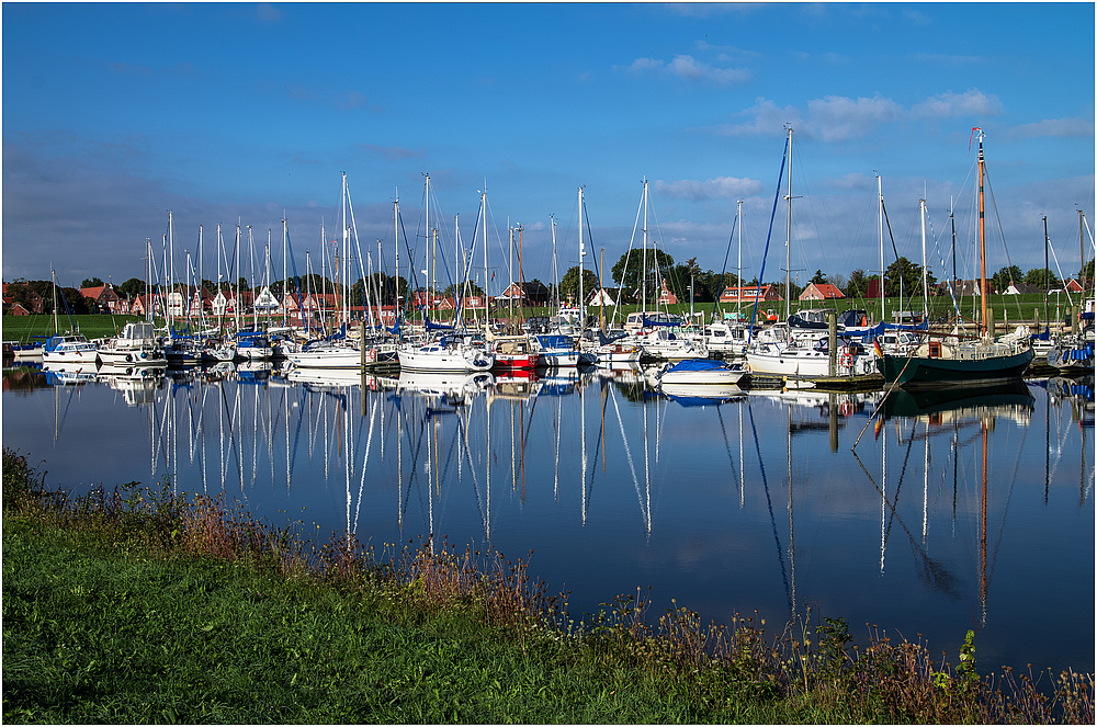 Yachthafen Greetsiel, tagsüber