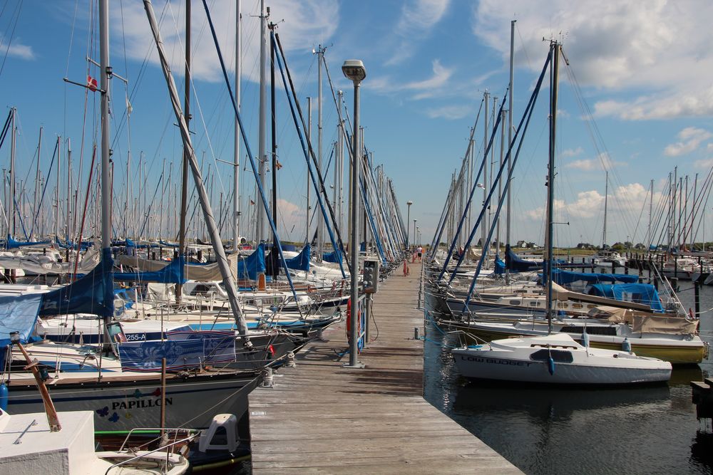 yachthafen heiligenhafen tankstelle