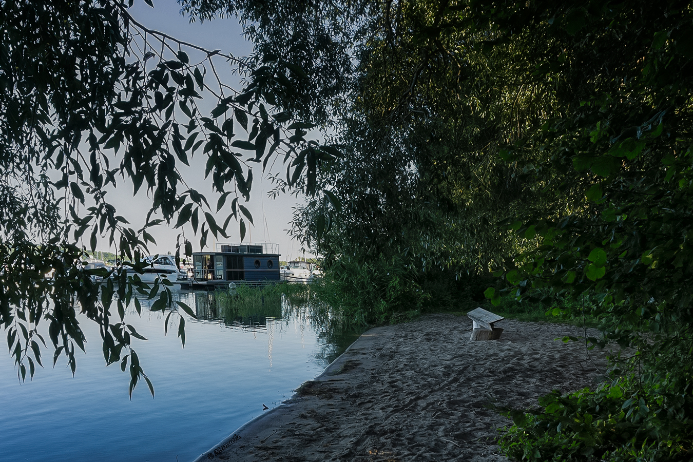 Yachthafen im Durchblick