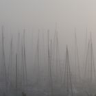 Yachthafen im Nebel