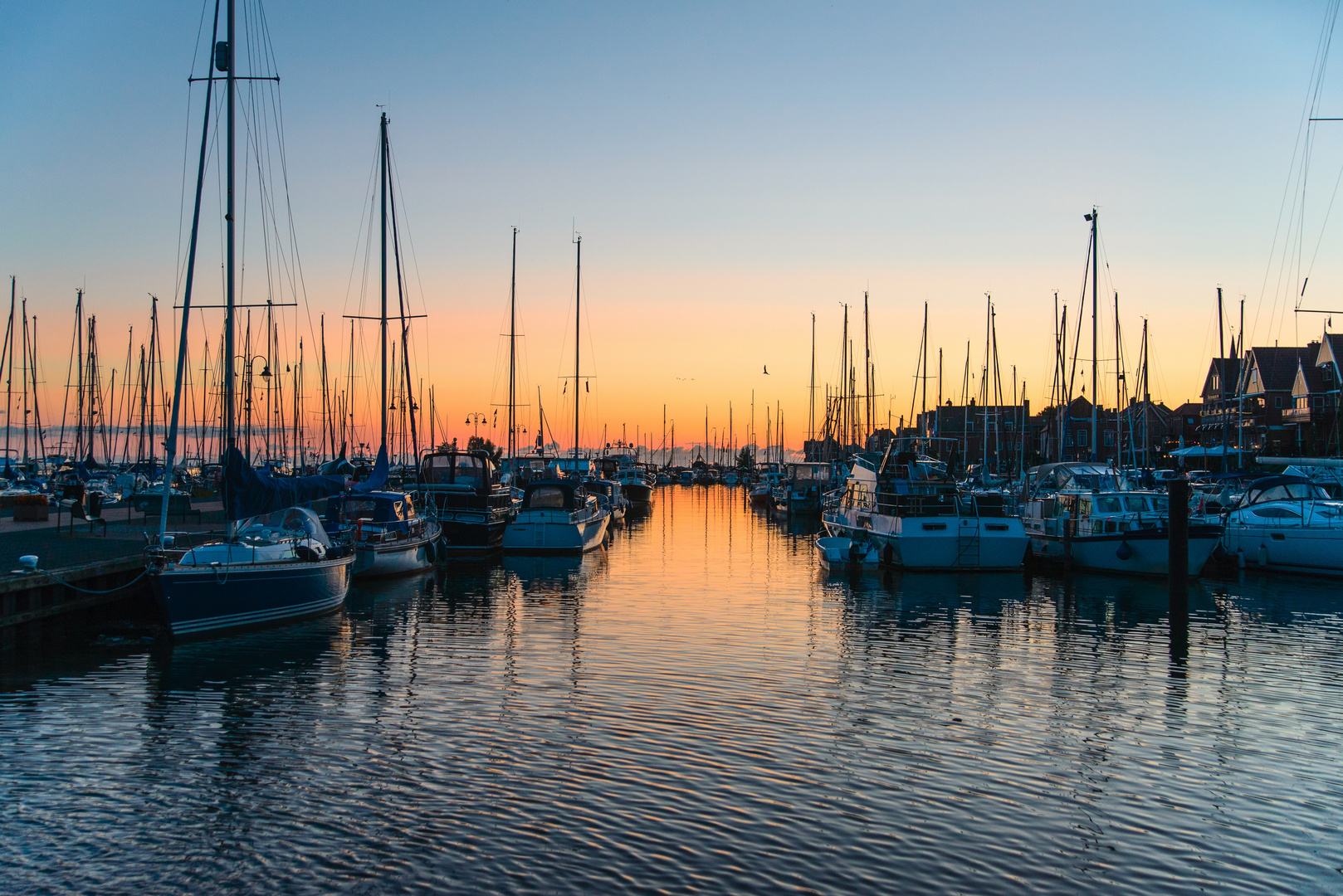 [ Yachthafen Urk am Ijsselmeer, Abendstimmung ]