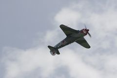 YAK 3 im Rückenflug