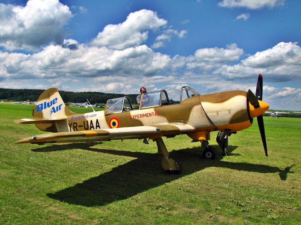 YAK-52