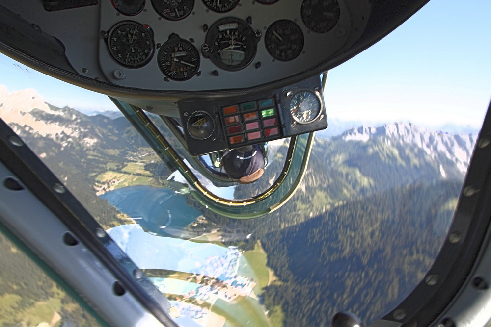 Yak 52  oder JAK 52 ?- mit Pilot Bernhard Langhans - über dem Haldensee /  Tiroler Tannheimertal....