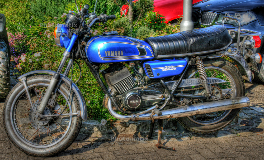 Yamaha 250 in HDR !!