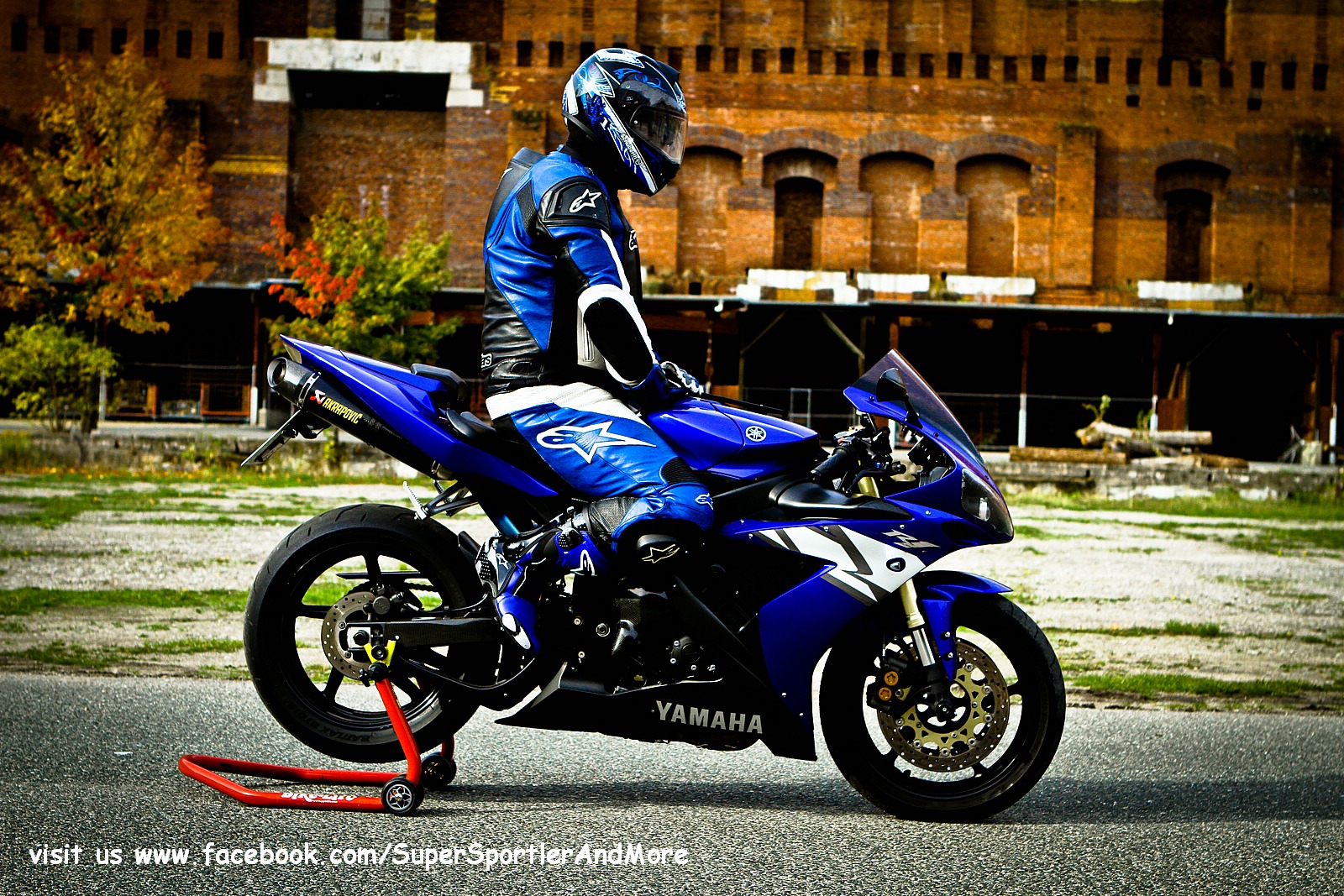 ...Yamaha R1...