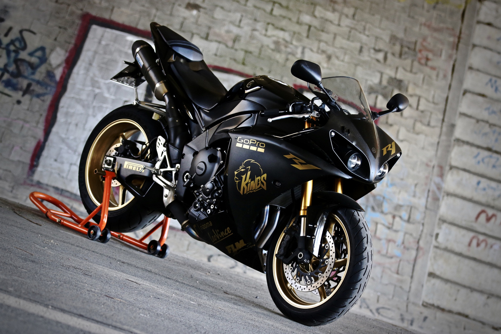 Yamaha R1