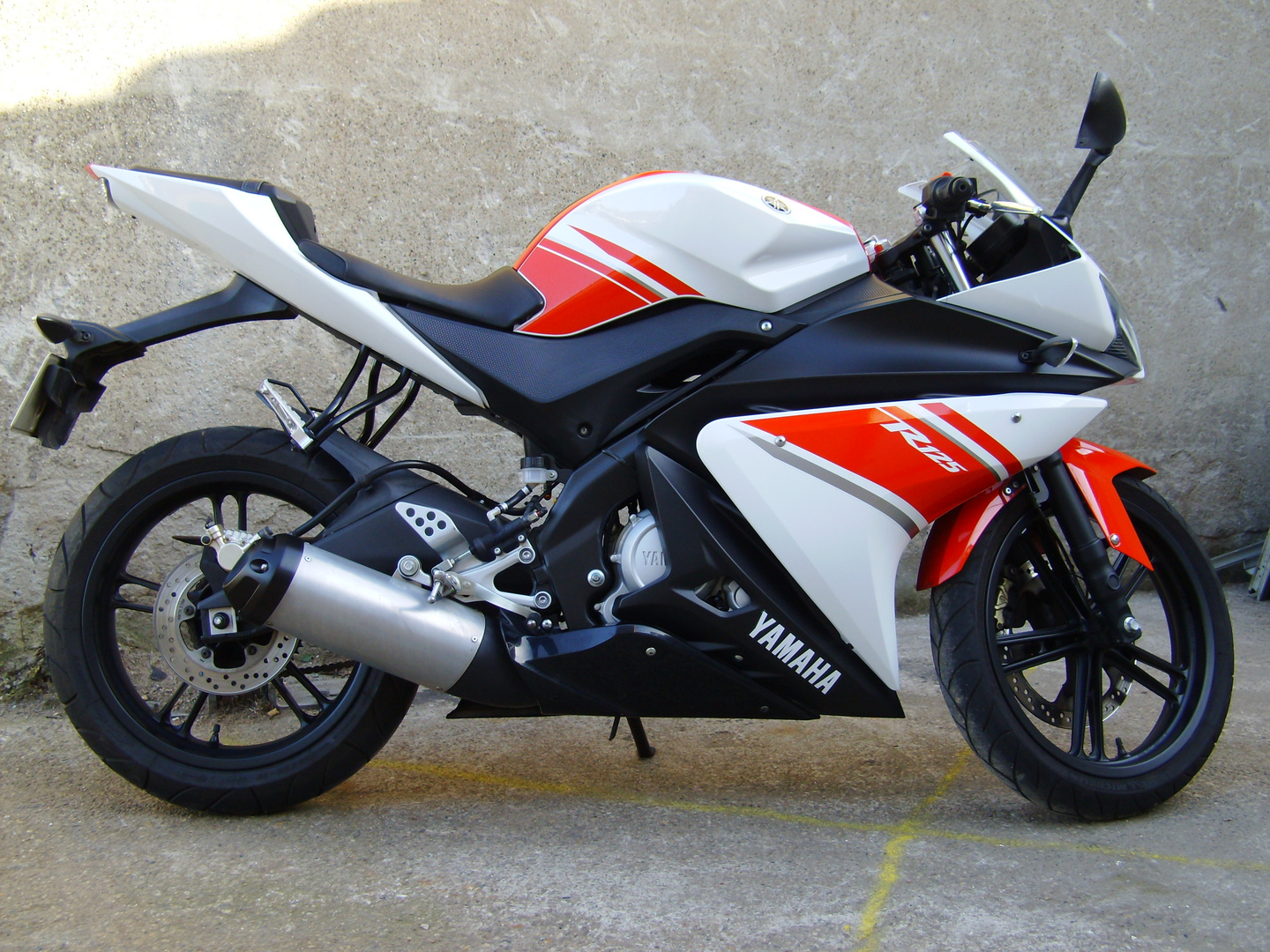 YAMAHA R125