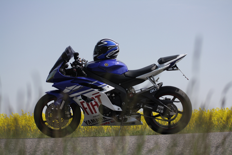 Yamaha R6 (2)