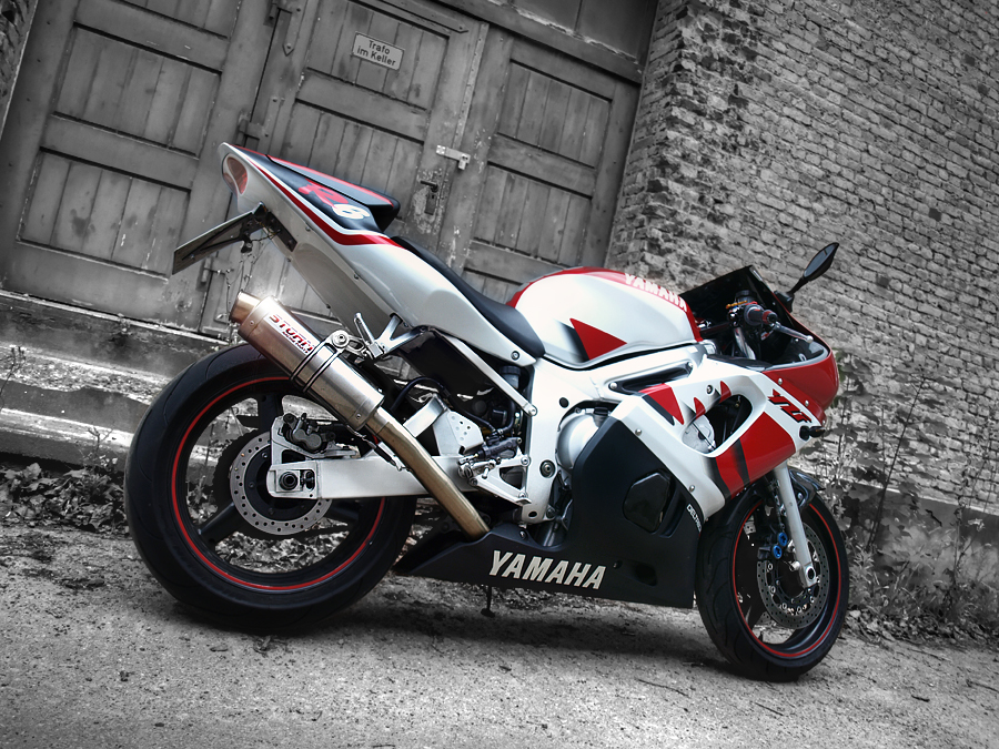 Yamaha R6